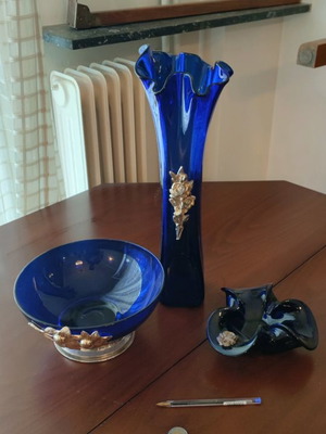 Set of blue vases and ashtray in perfect condition