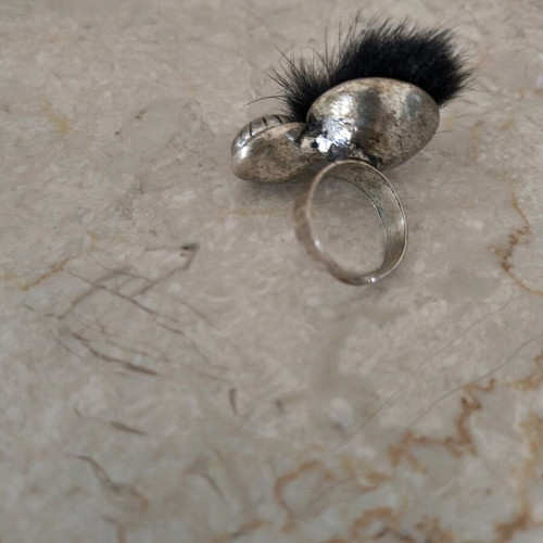 Extreme metal ring like new with unique design