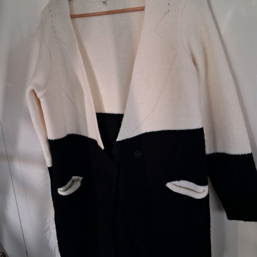 Coat like new, black and white, size XL
