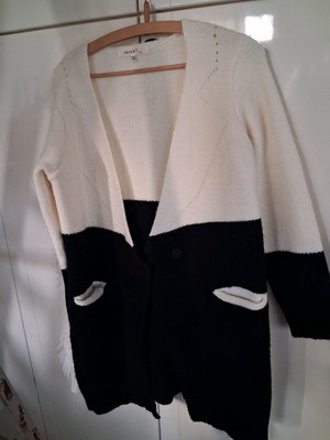 Coat like new, black and white, size XL