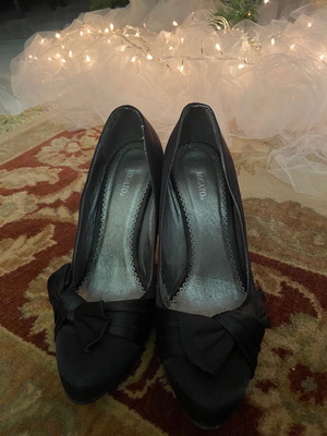 Migato women's pumps like new, size 38, black