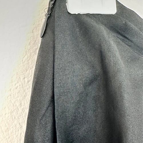 Mango maxi skirt 100% silk like new, size small, black