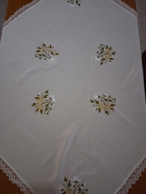 Woven tablecloth used with machine embroidery and lace, 1.10m x 1.10m