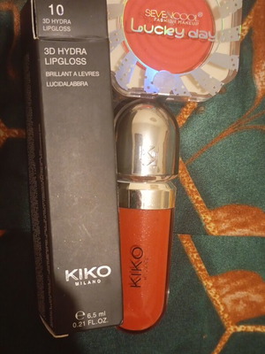 Κραγιόν και ρουζ καινούργια, σετ