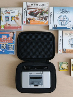 Nintendo DS (2004) like new with 5 games and accessories