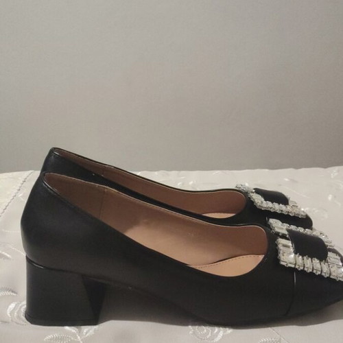 Vera Blunk black pumps like new, size 38 with rhinestone detail