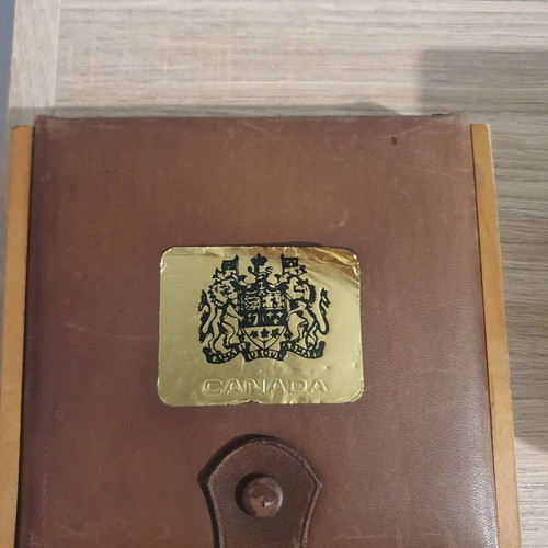 Canada coins 1980 like new with box