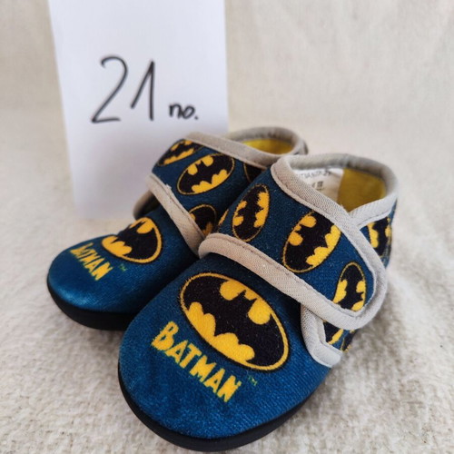 Batman slippers for boy size 21 like new