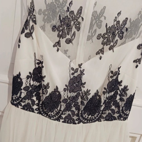 Dress with embroidery like new, ASOS, black and white, size L