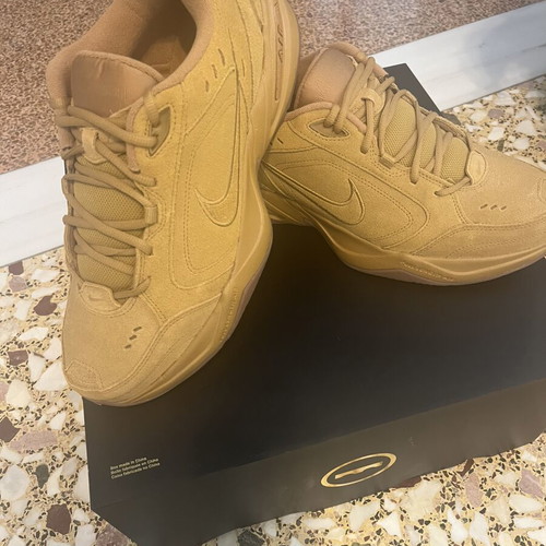 Nike Monarch athletic shoes size 47.5, gold