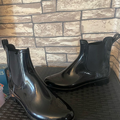 Galotses size 36 like new, waterproof and comfortable