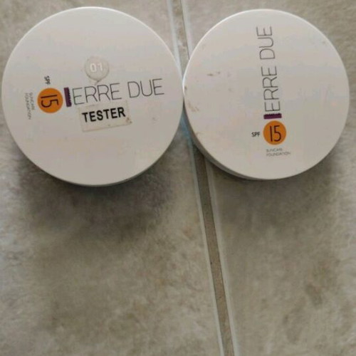 Erre Due matte cream powders with spf, like new, 2 pieces
