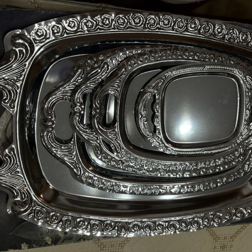 Metal serving trays