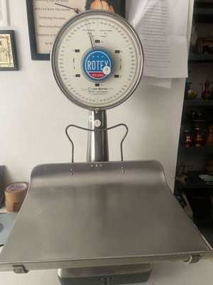 Scale from 1973 used, needs adjustment