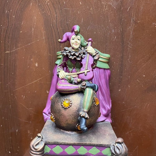 Decorative figure like new, tabletop decoration
