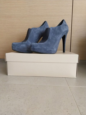 BCBG ankle boots used, suede blue gray, size 38