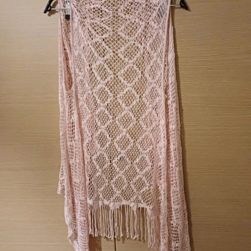 Knitted vest like new, pink with fringes