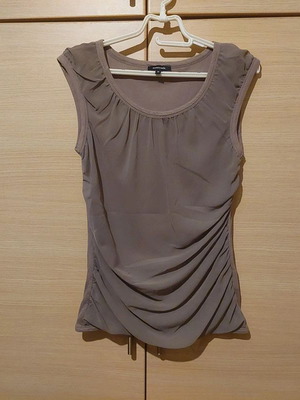 More & More khaki women's sleeveless top Size Medium like new