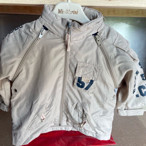 Chevignon baby jacket used with detachable sleeves and hidden hood for 6-month boy