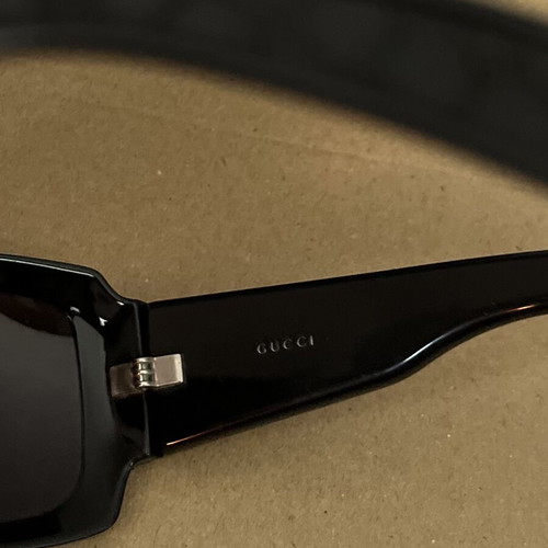 Gucci sunglasses, black