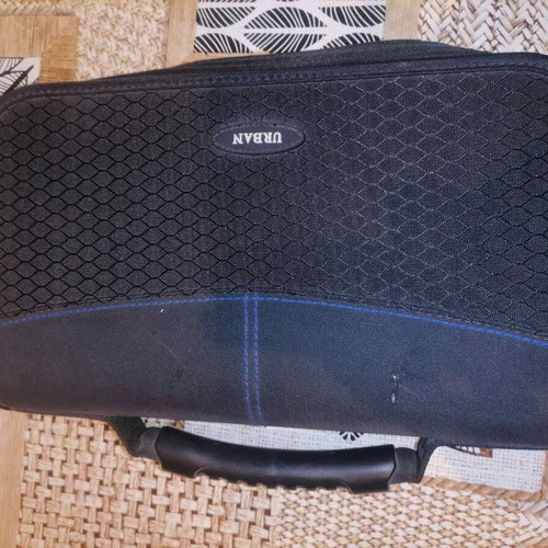 Protective hard CD case 104 slots like new, Urban