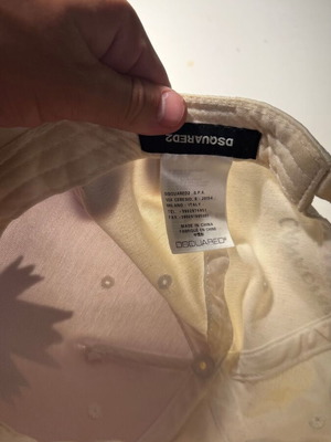 Dsquared2 Maple Leaf cap like new, off-white