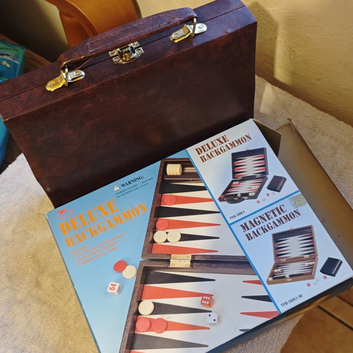 Magnetic backgammon in leather case, new