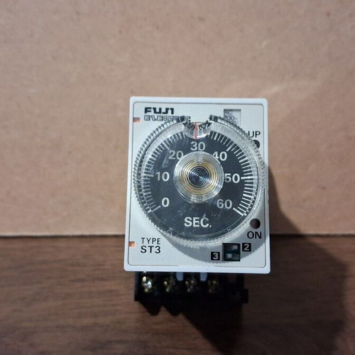 Fuji Super Timer Relay ST3P AC220V with base new