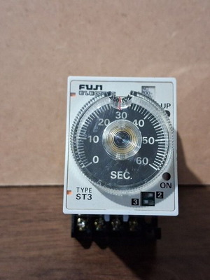 Fuji Super Timer Relay ST3P AC220V with base new