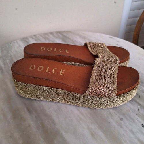 Dolce flat platform leather sandals like new, size 41