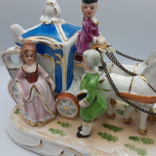 Porcelain decorative Rococo Victorian carriage like new