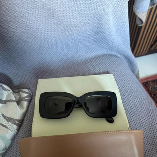 Burberry black sunglasses used, square frame