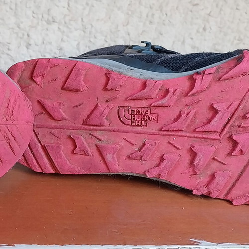 North Face shoes size 37 like new
