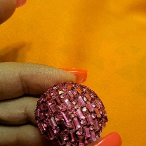 Earrings with fuchsia rhinestones new, light and impressive