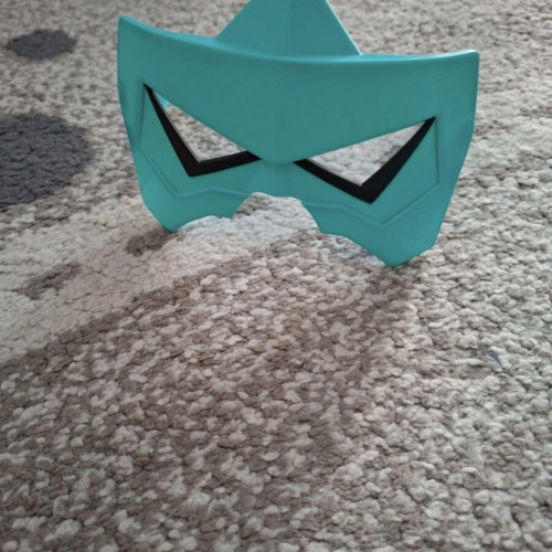Ben 10 Diamondhead Transform Battle Gauntlet and Mask like new