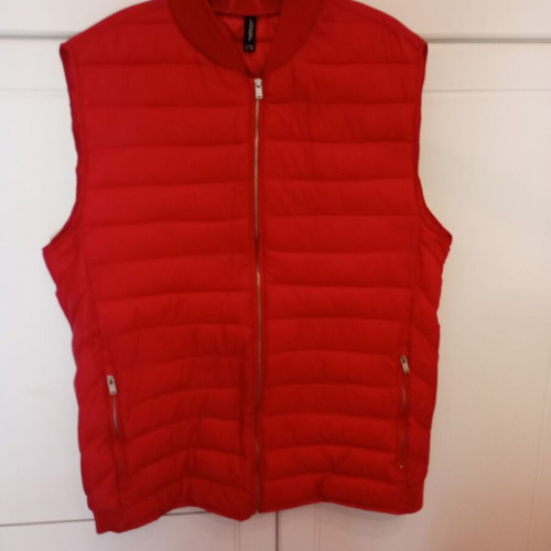Pull & Bear Puffer Vest red, size XXL, like new
