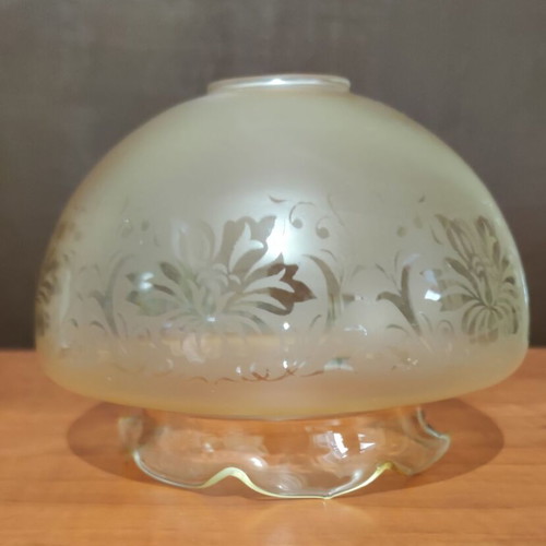 Vintage glass lamp shade for hurricane lamp, like new