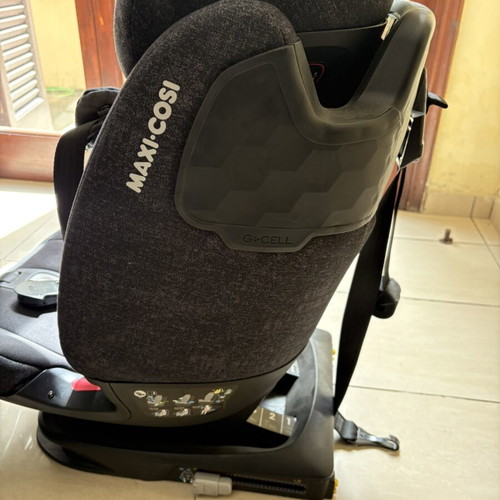 Maxi Cosi children car seats, set of 2