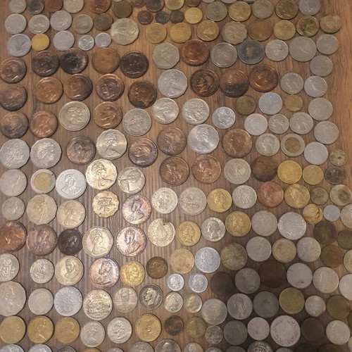 Coin collection used, over 200 foreign coins from various countries