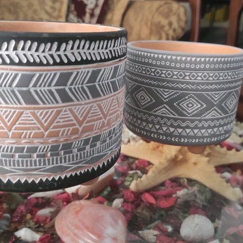 Plant pots like new, pack of large and small