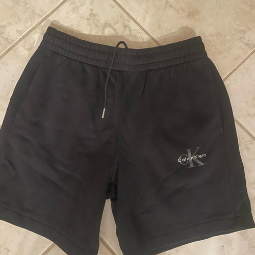 Calvin Klein shorts size M black like new