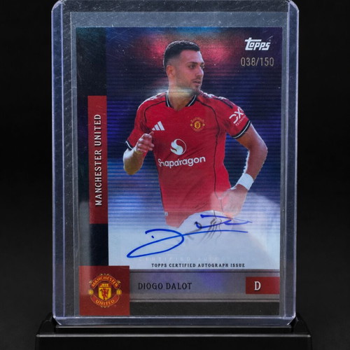 2025-26 Topps Diogo Dalot autograph card, numbered 38/150, Manchester United