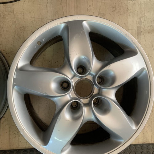 Porsche Cayenne 18-inch rims used, missing caps