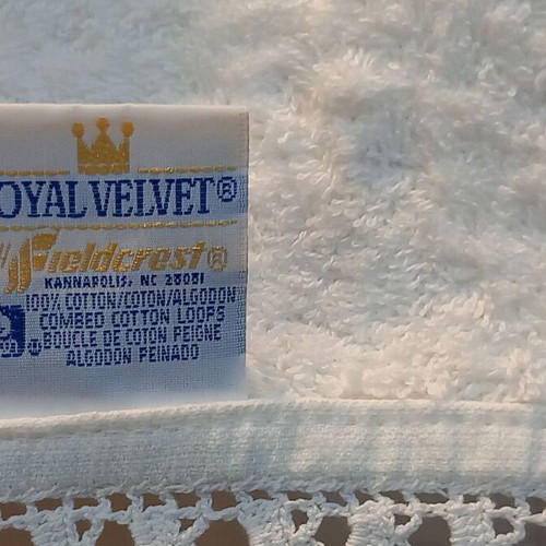 Towel set new, body and face towels with lace edge