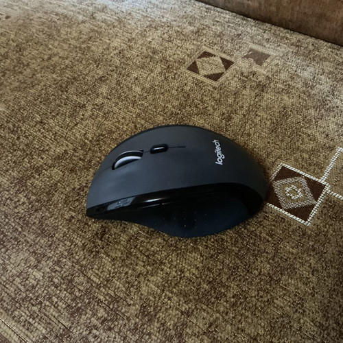 Logitech M705 Wireless Mouse with USB Dongle like new