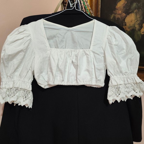 Chiemseer Dirndl & Tracht crop vintage top with lace