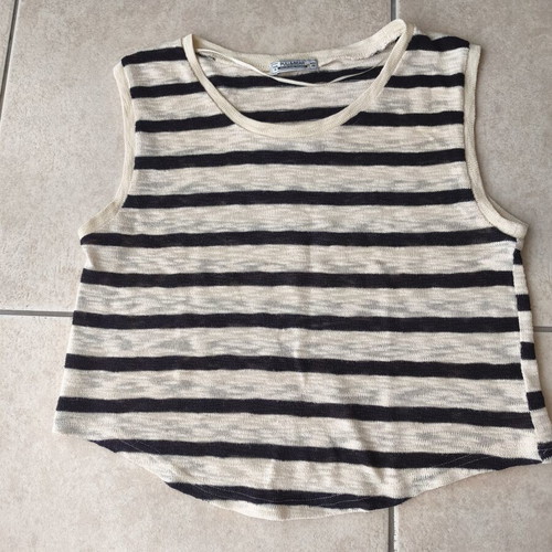 Bershka sleeveless top used, perforated fabric, size M