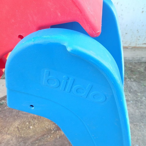 Bildo children's slide like new with garden playhouse