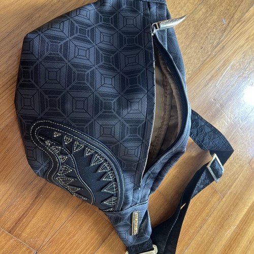 Sprayground Unisex Waist Bag like new