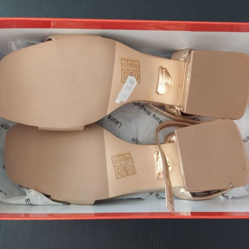 Laura Biagiotti women's sandals new, size 36, gold